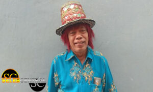 Pak Tarno Sedih Disebut Ngemis di Kota Tua: “Saya Lagi Piknik, Diajak Foto dan Dikasih Uang” Viral di Sosial Media