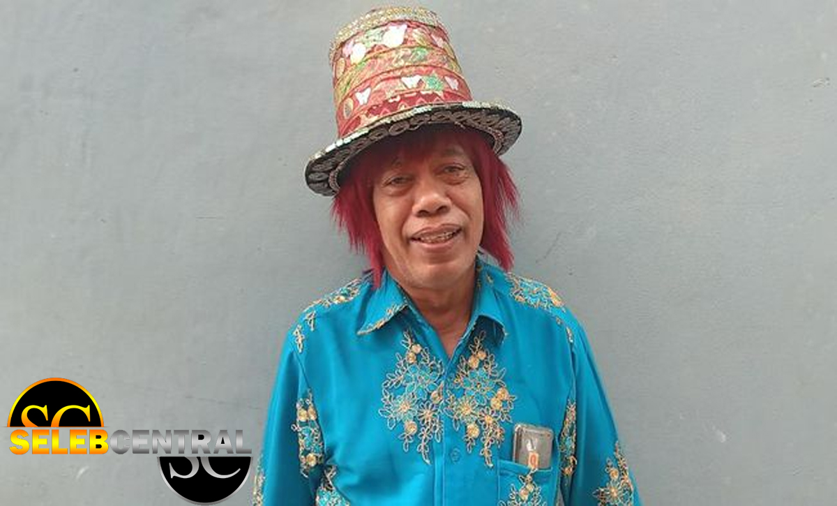 Pak Tarno Sedih Disebut Ngemis di Kota Tua: “Saya Lagi Piknik, Diajak Foto dan Dikasih Uang” Viral di Sosial Media
